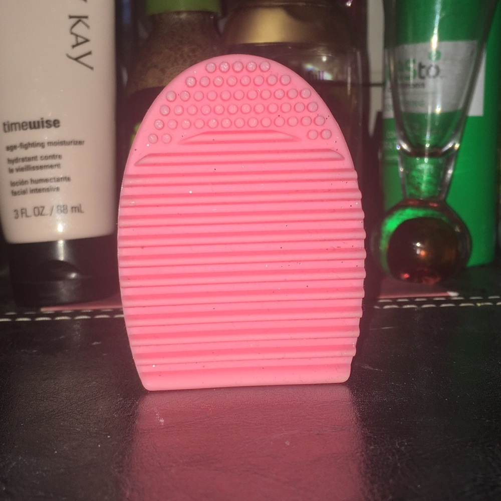 Brand new brush egg makeup brush cleaner tool